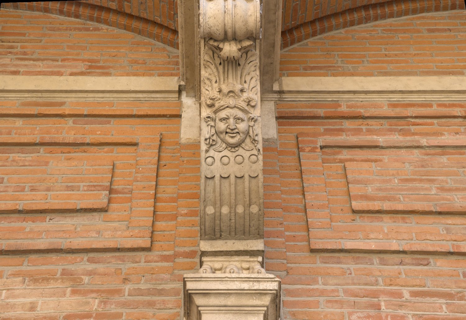 Hôtel d'Assezat - Masque sur console