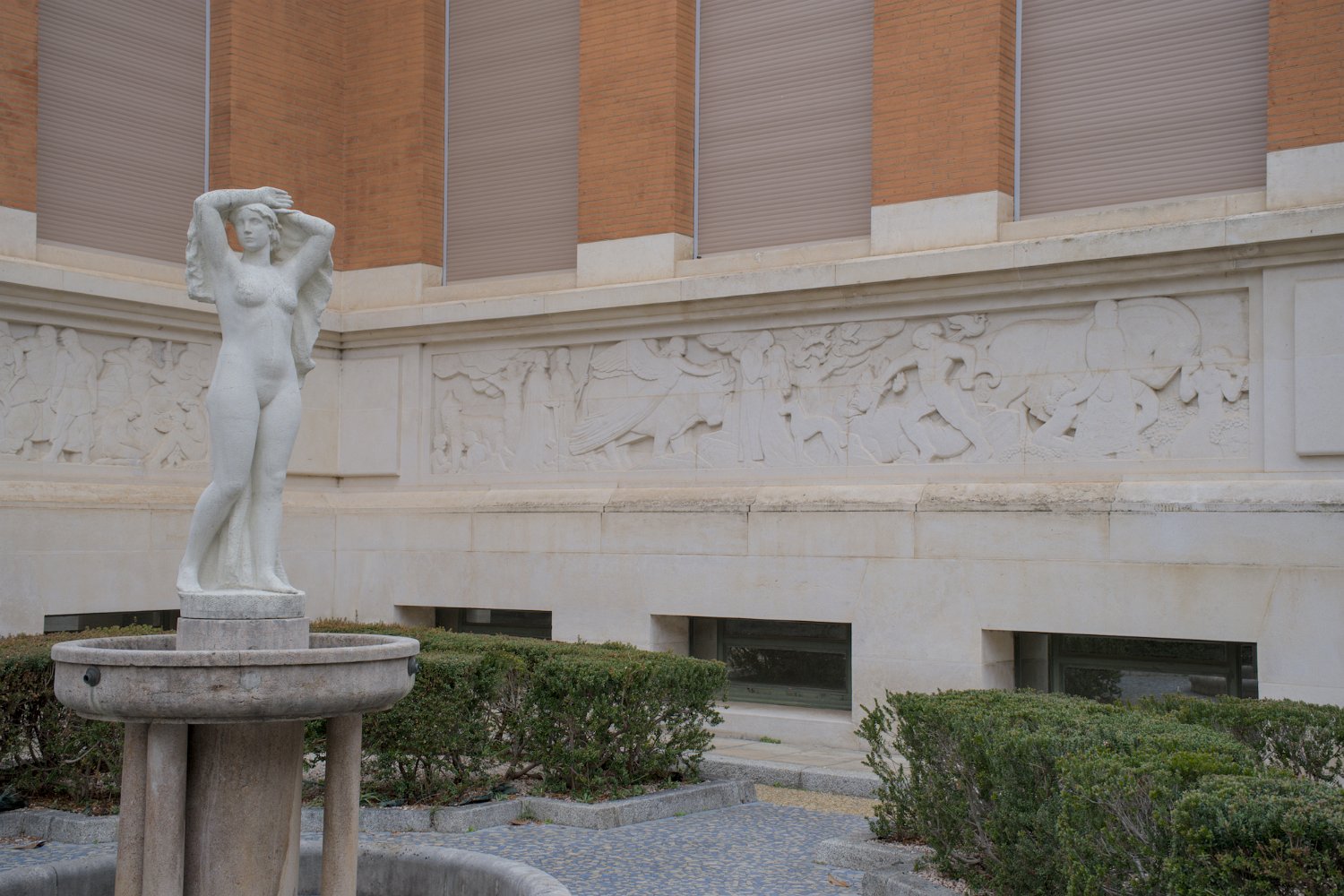 Bibliothèque d'Etude et du Patrimoine - Fresque de Sylvestre Clerc